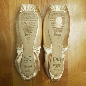 Freed of London Pointe Shoes - Squiggle Maker